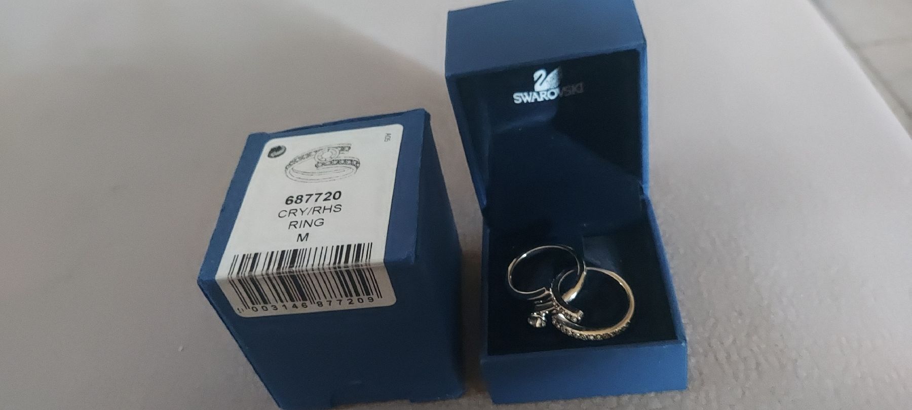 Swarovski Anelli: Swarovski Ring Modell  Grösse M mit Originalbox – Nuovo (secondo la descrizione) da Liestal venduto da swary007