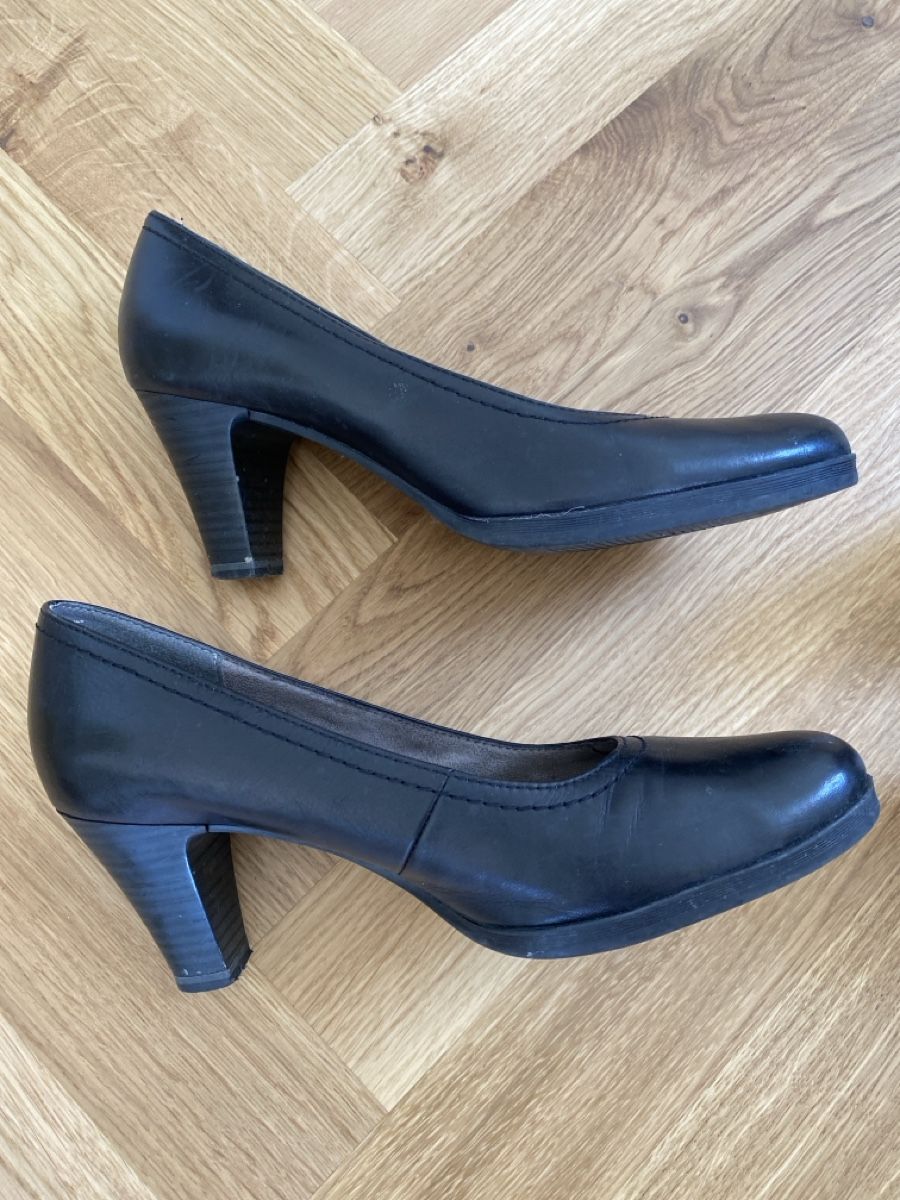 Tamaris Chaussures femmes: Pumps braun und schwarz – D'occasion à Blauen par Baggi 2