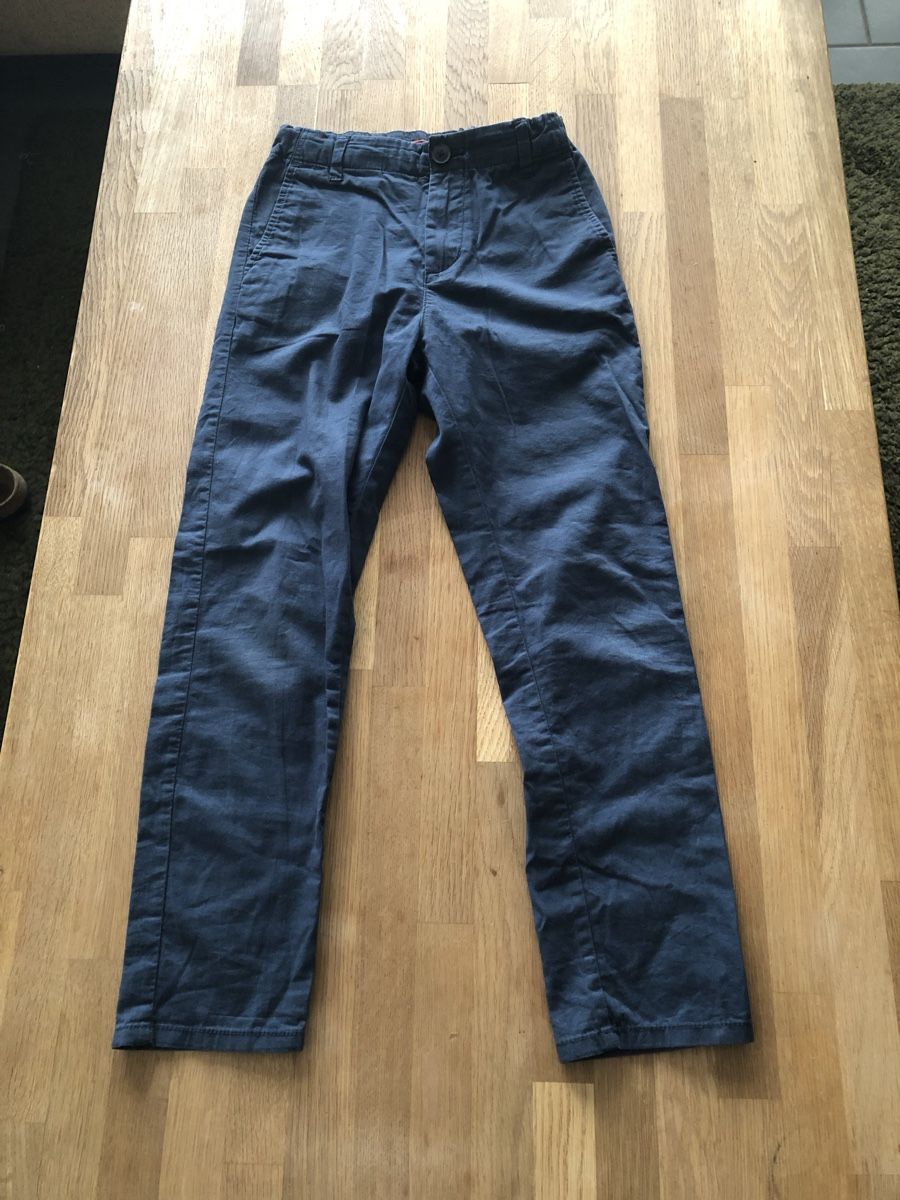 Pantaloni: Stoffhose H&M blau Gr. 140 – Usato da Dübendorf venduto da Saturnin35