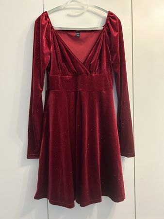 Rotes Samt Kleid mit Glitzer, Grösse L, perfekt für Festtage