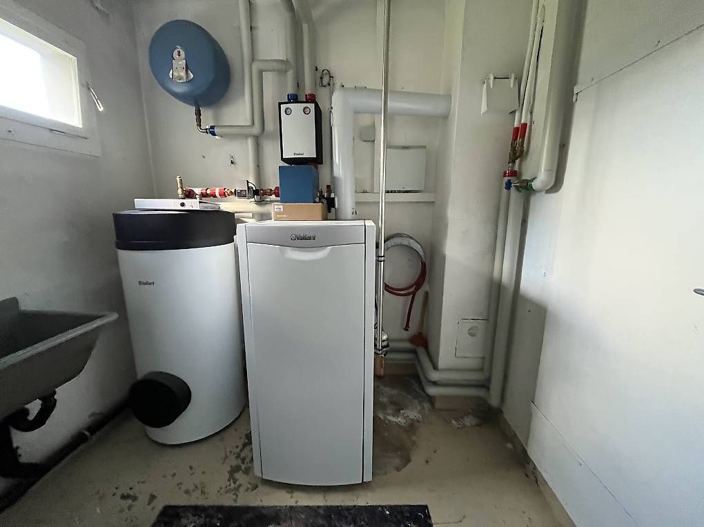 Radiatori: Installation complète à Mazout Vaillant 2016 -16kw  – Usato da Echichens venduto da axel_17_91