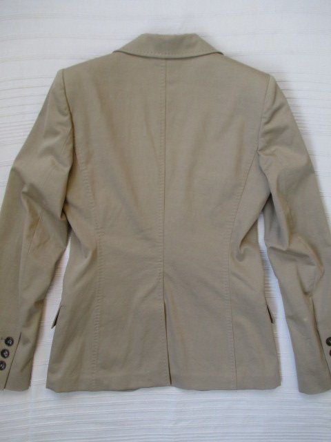 Iceberg Jacken: ICEBERG – beiger Blazer Jacke IT 42 – Gebraucht aus Wetzikon ZH von icewear 1