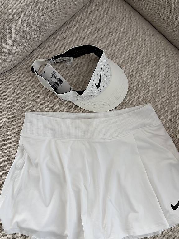 Nike Gonne: Nike Tennis Set - Rock + Visor - Neu – Usato da Lachen SZ venduto da dar_hjg9 1