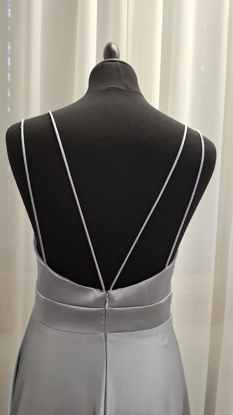 Vestiti: Silber Abendkleid, Grösse 36 – Nuovo (secondo la descrizione) da Uster venduto da VMT. 4