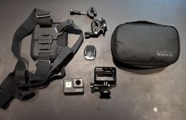 GoPro HERO5 Black 4K mit Brustgurt, Tasche & Zubehör