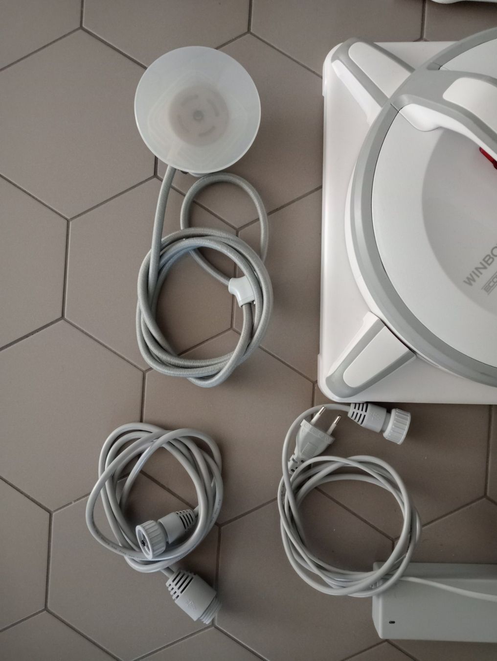 Ecovacs Altro per la casa: Ecovacs Winbot W930, Fensterputzroboter – Difettoso da Zürich venduto da sendbad 3