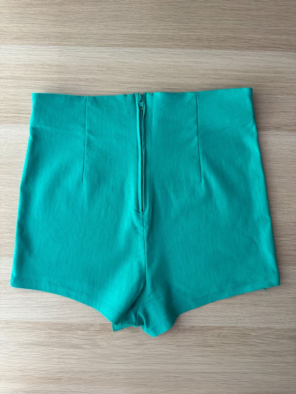 Calzedonia Pantaloni: Short taille haute - Calzedonia Cobey - Turquoise – Usato da Genève venduto da Reveur 1