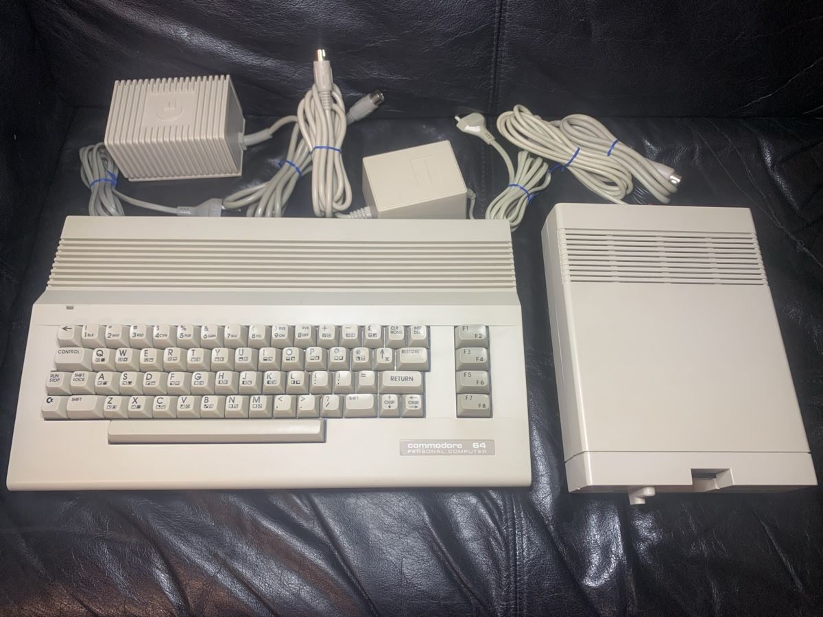 Commodore PCs: Commodore 64 – Gebraucht aus Basel von