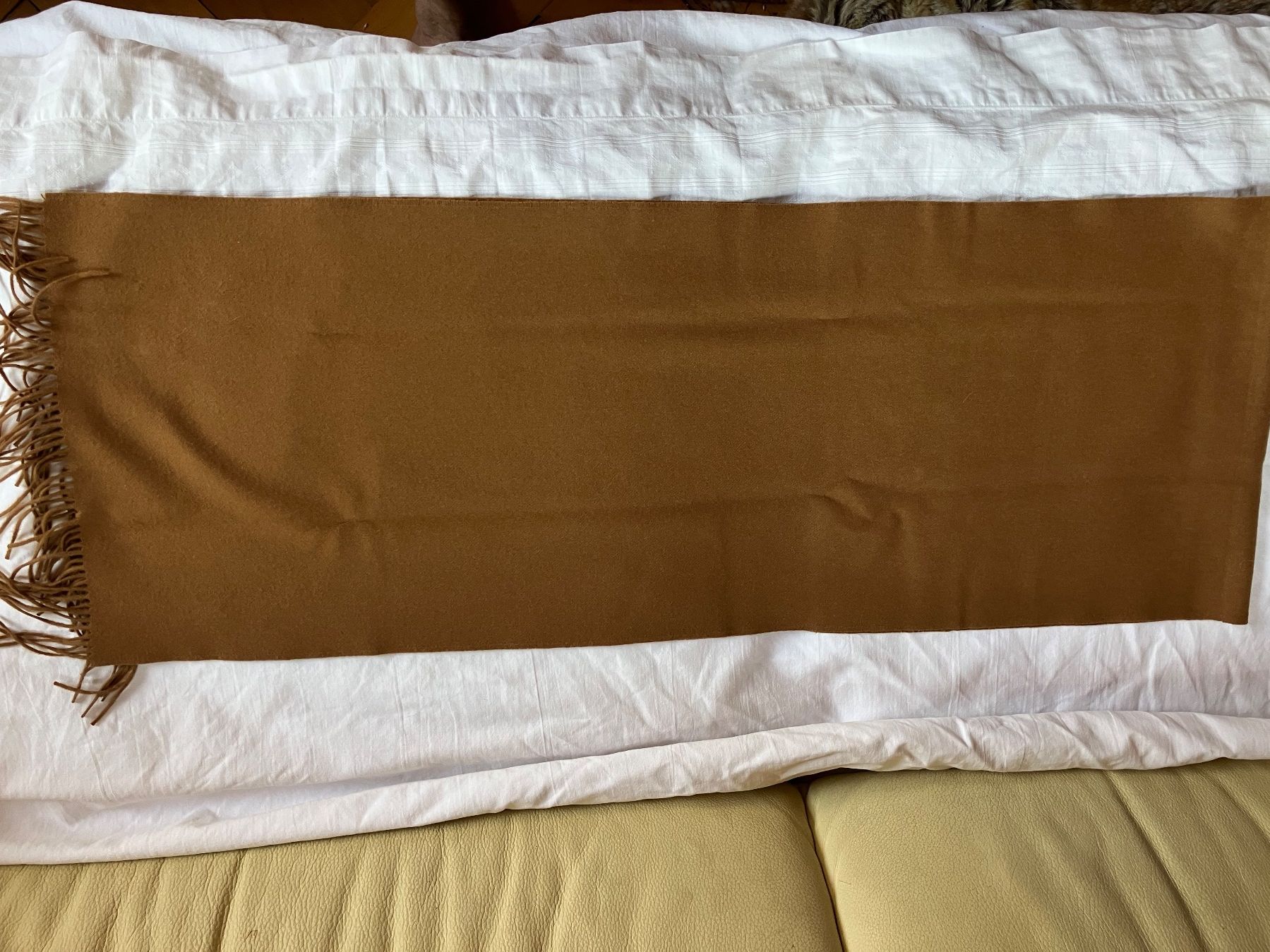 Foulard & Sciarpe: Neu und originalverpackt:  100% Vikunja Schal BASEL – Nuovo e nell'imballaggio originale da Bassersdorf venduto da groovygremlin 5