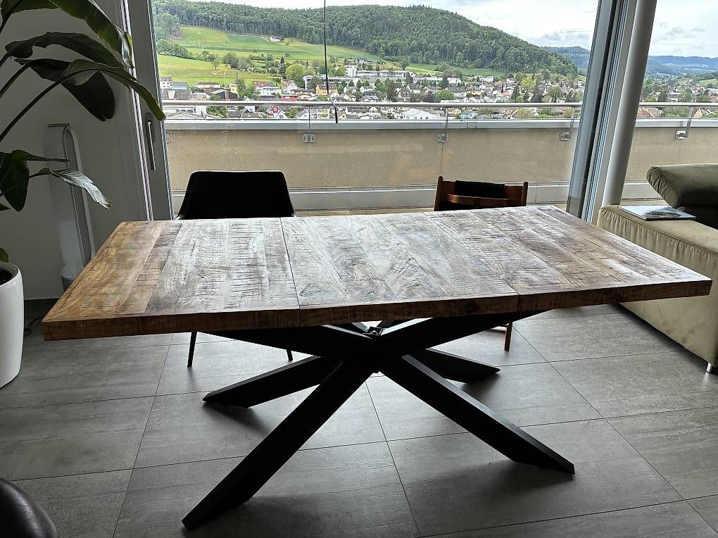 Tavoli: Schöner Tisch aus Mangoholz – Usato da Gelterkinden venduto da Kikierenda 4
