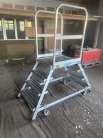 Zarges Podesttreppe Piw 608 fahrbar guter Zustand