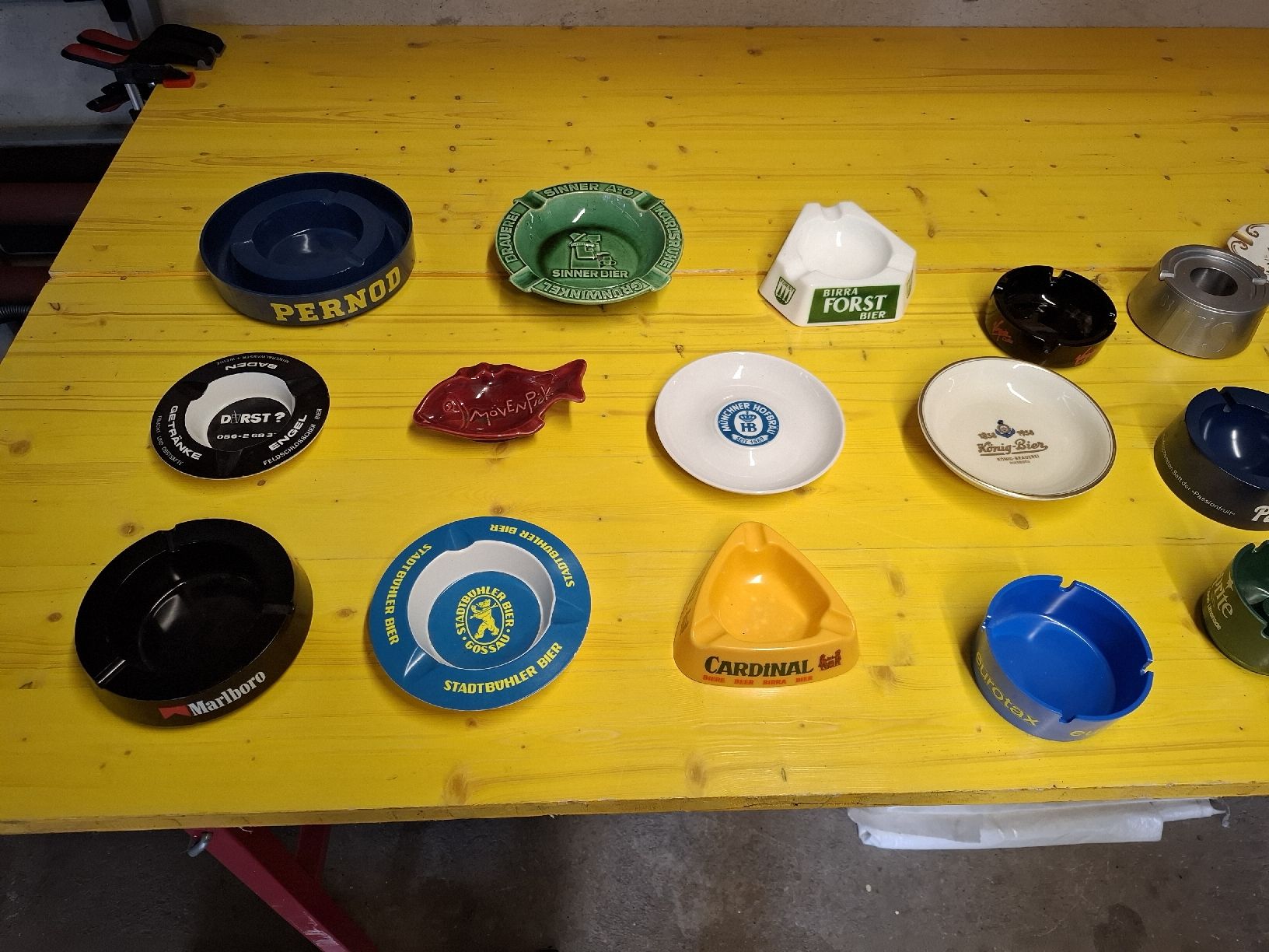 Portacenere: Grosse Sammlung Aschenbecher diverse Marken – Usato da St.Gallen venduto da bpeter01 1