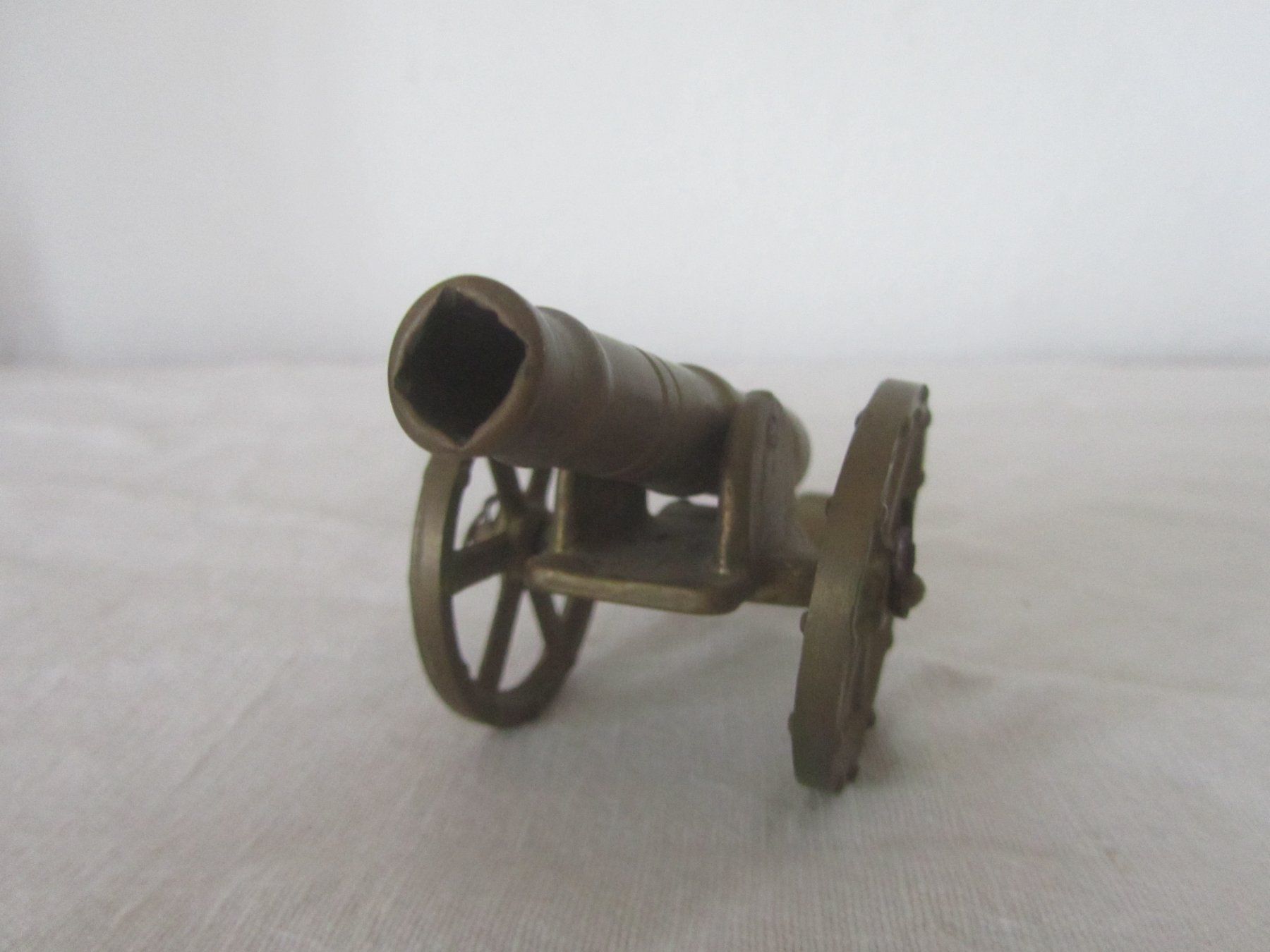 Tutte le decorazioni: Antike Miniatur Kanone aus Messing – Usato da Seengen venduto da mikelele 2