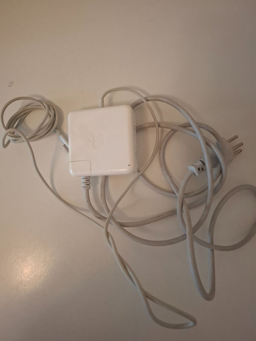 Apple Caricabatterie: Ladegerät – Usato da Zürich venduto da honolulu4711