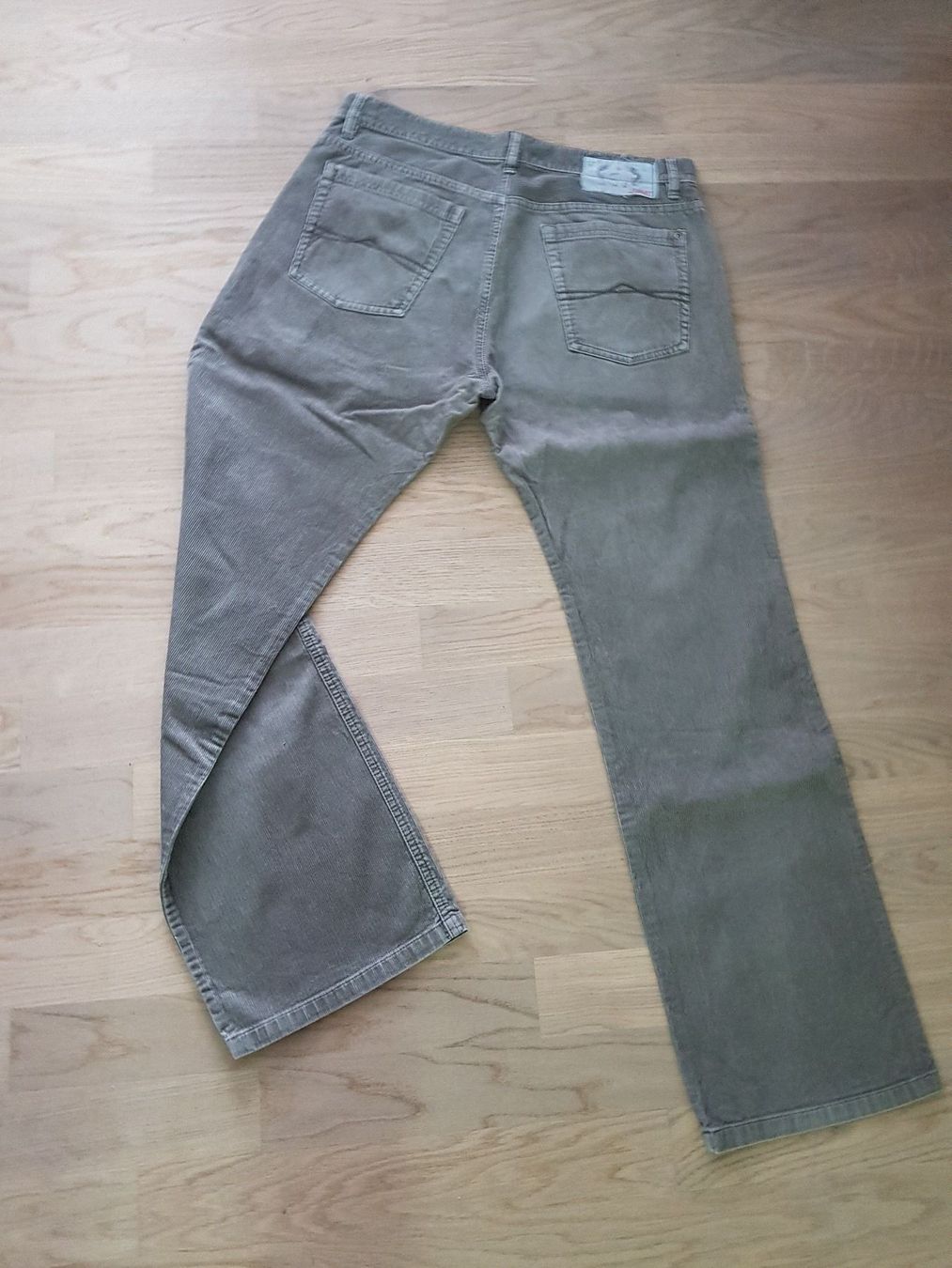 Pantaloni: Esprit Hose 32/32 – Usato da Sachseln venduto da Palur 2