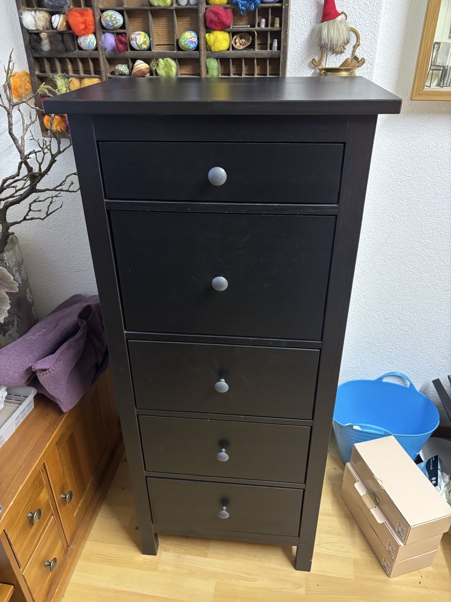 Kommoden: Ikea Hemnes Hochkommode – Gebraucht aus Bern von Jazzminzs