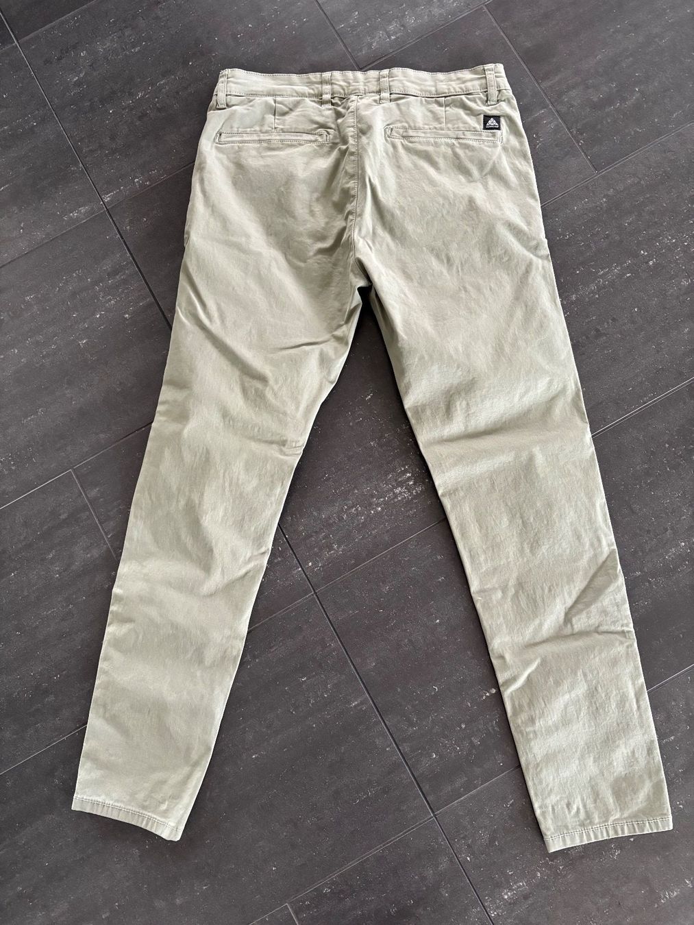 Zara Pantaloni: Hose Zara, Grösse 32, olivgrün – Usato da Dietwil venduto da daro02 1