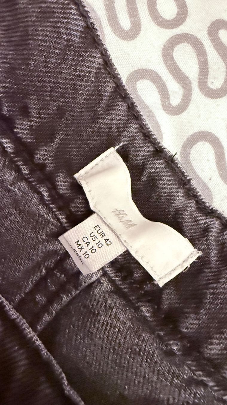 H&M Hosen: • Jeans Shorts • – Gebraucht aus Basel von mendoza13 2
