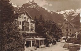 Engelberg (OW) Hotel Engel mit Blick auf das Kloster