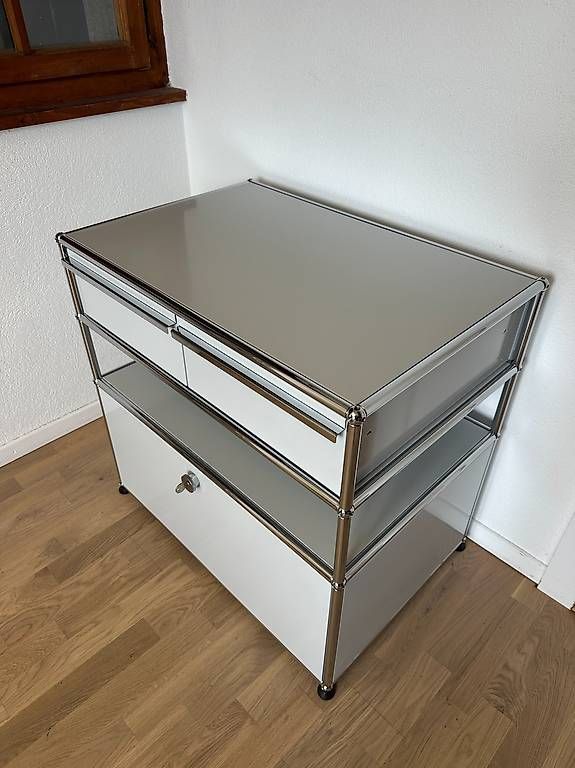 USM Commodes: Commode USM Haller en Gris Clair // Ref. AY0445 – D'occasion à Ravoire par ARKY_s 1