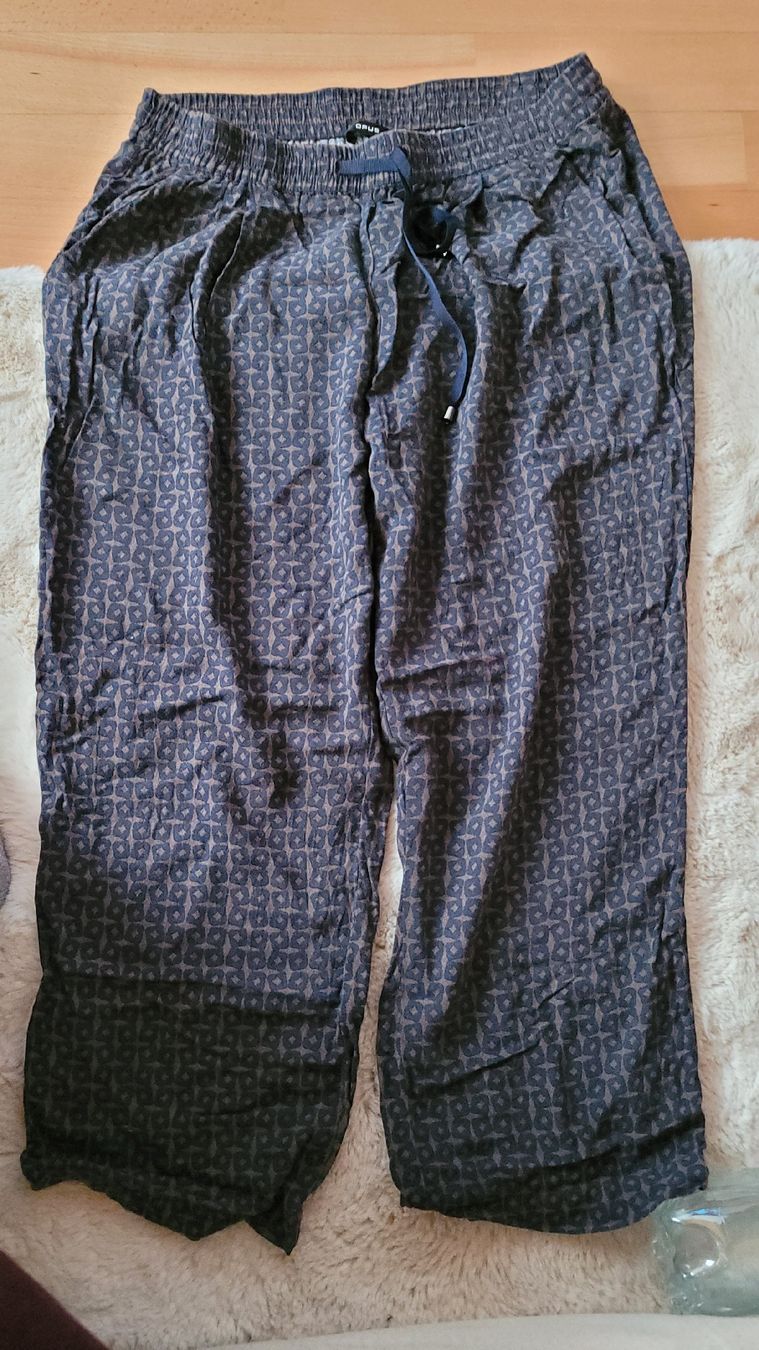 Negligees & Pigiami: Damen Stoffhose oder Schlafanzughose von Opus 42 – Usato da Horgenberg venduto da Klatschmohnmaria