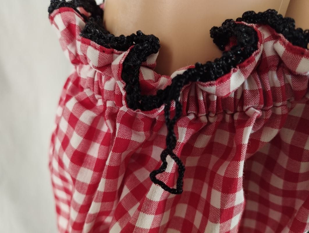 Top: STOCKERPOINT Dirndl Oberteil Grösse 42 – Usato da Schübelbach venduto da Restwert_Schubelbach 3