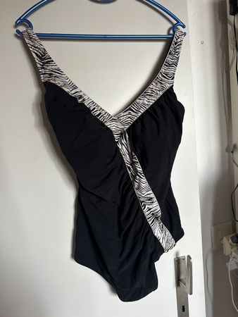 Badekleid aus Sportladen