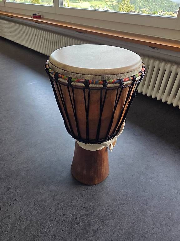 Strumenti musicali: Djembe – Usato da Neuhausen am Rheinfall venduto da dor_bjg2
