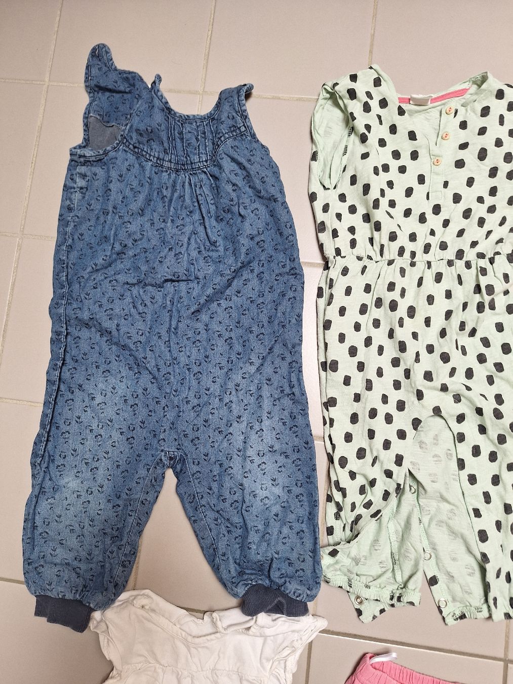 Lotti & Set di vestiti: Kleiderpaket Grösse 86 (10 Teile) – Usato da Sissach venduto da Nothing123 5