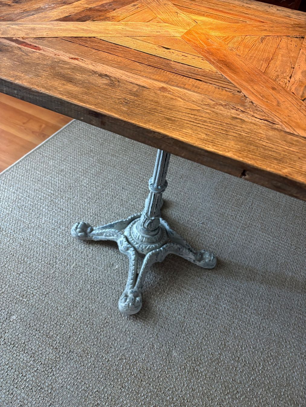 Pfister Tables: Table en bois – D'occasion à Neuchâtel par phi_dds9 1