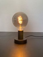 Lampe de table avec ampoule