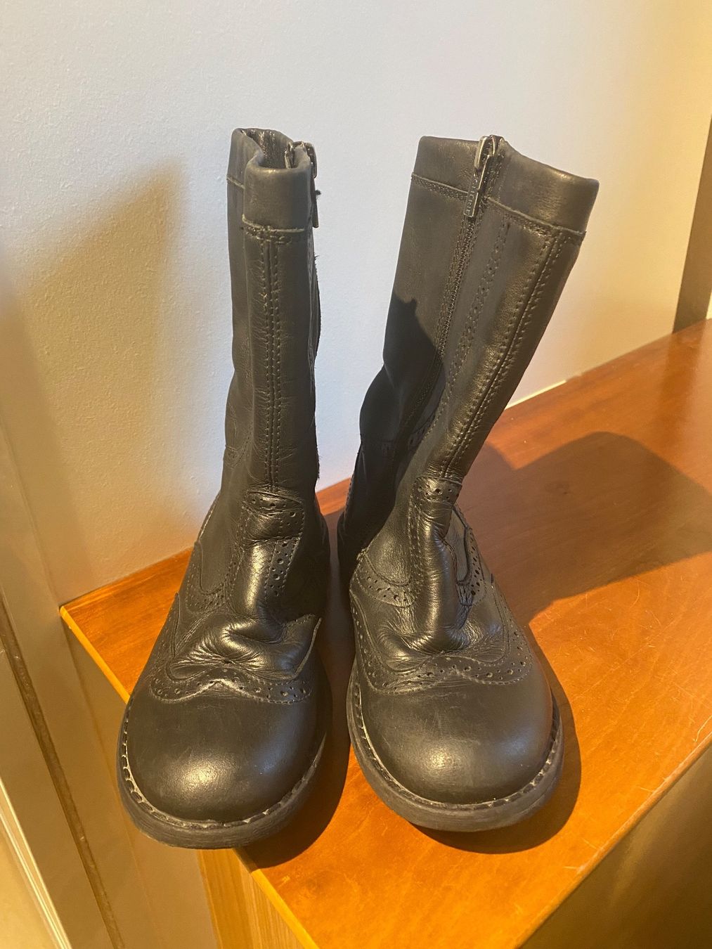 Schuhe für Mädchen: CHERIE Mädchenstiefel, Grösse 28 – Gebraucht aus Aesch BL von snezienka53 1