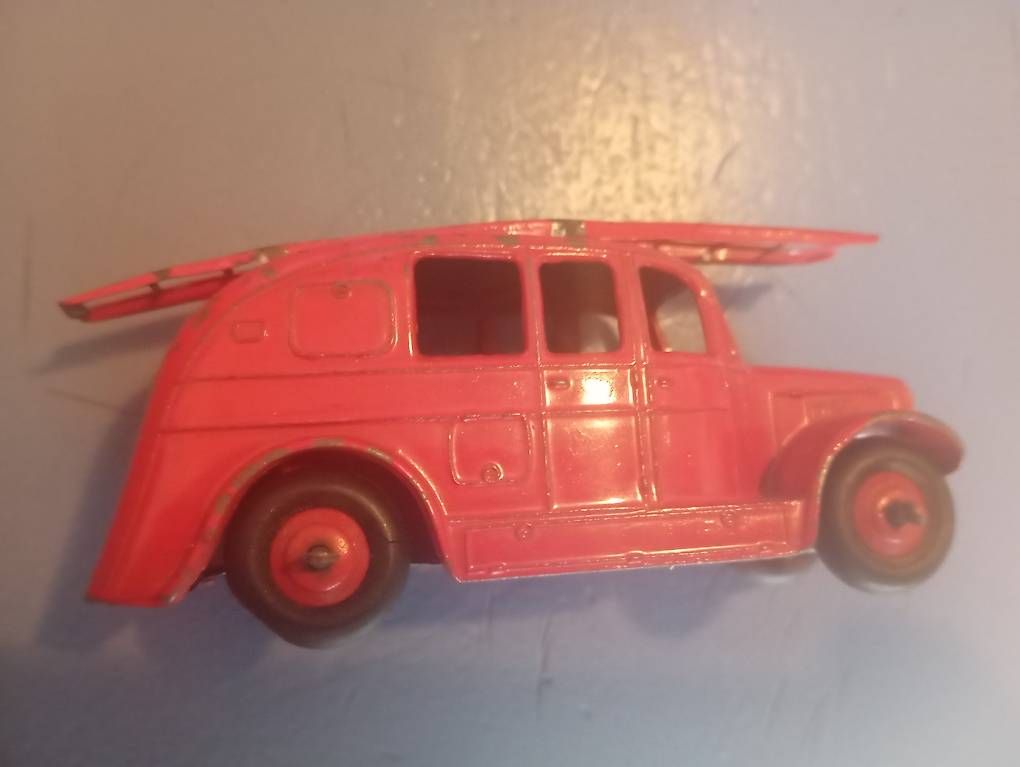Dinky Toys Modellini d'auto: Feuerwehr dinky Toys – Usato da Basel venduto da Petergunn 2