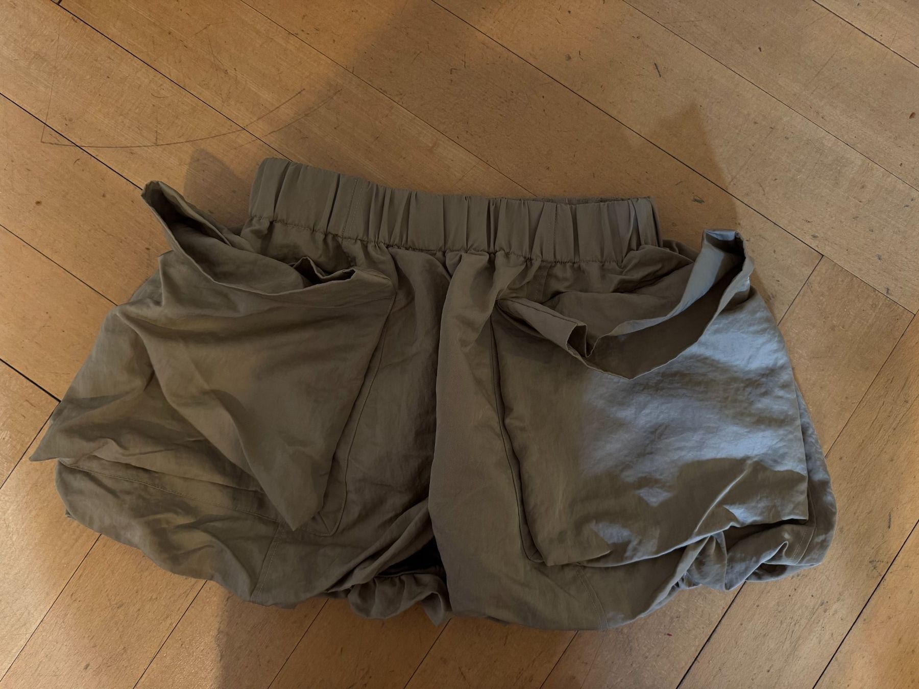 Arket Röcke: Skirt – Gebraucht aus Zollikon von lui_gqg9