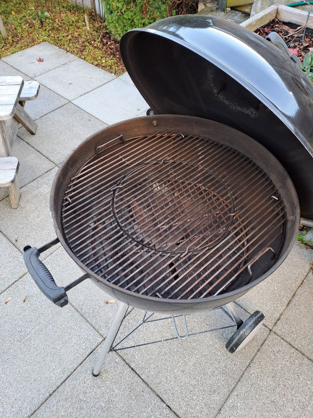 Griglie: Grill à briquettes Weber – Usato da Les Reussilles venduto da Christoph2048 1