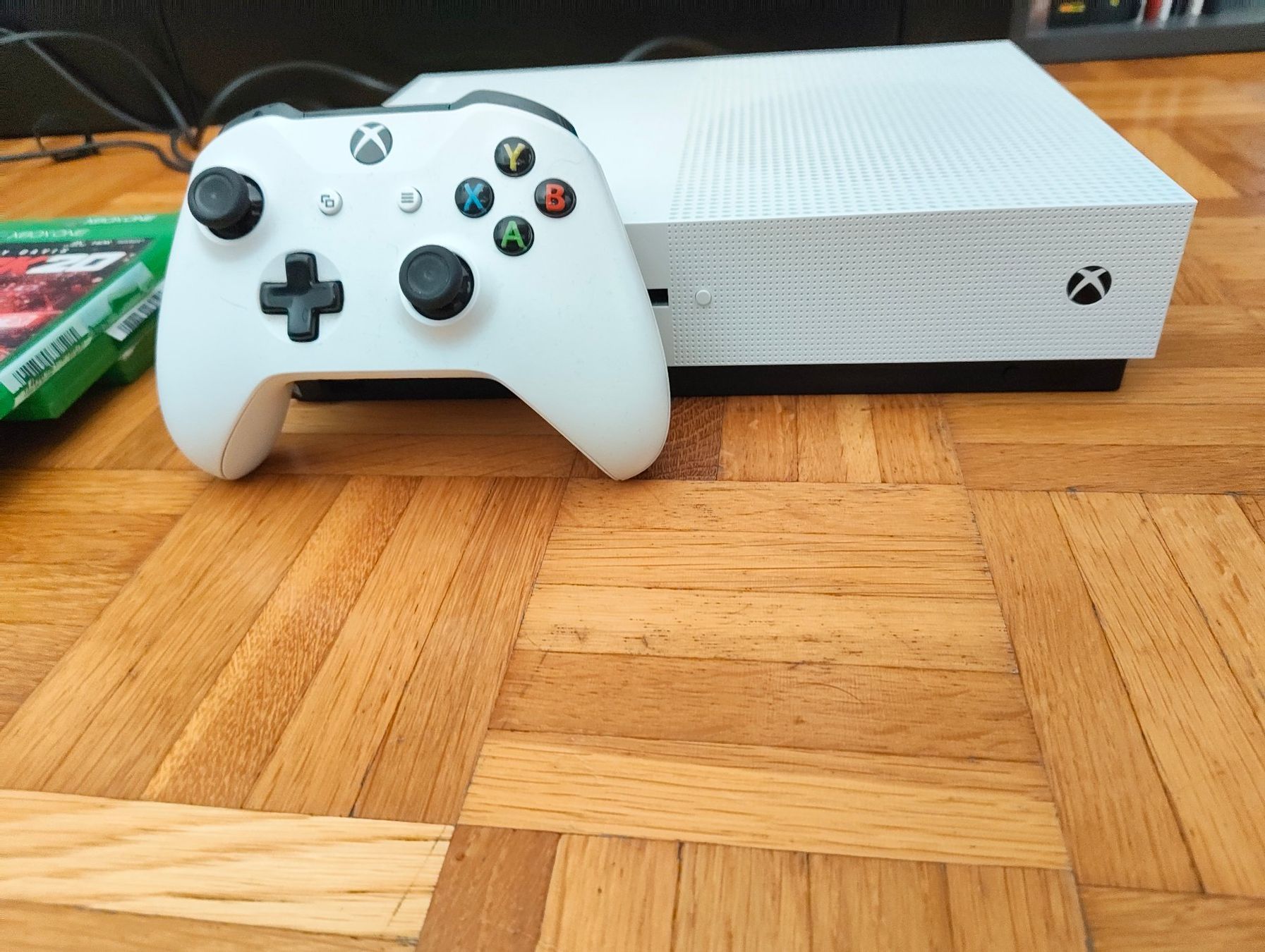 Microsoft Console: Xbox One S - 500GB – Usato da Lodrino venduto da Ale_HCL 1