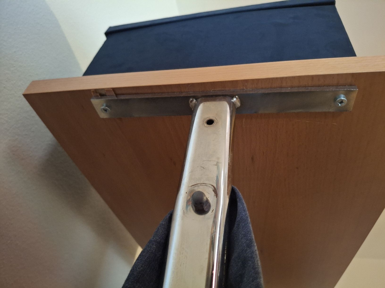 Guardaroba: Kleiderständer / Garderobe mit Ablage – Usato da Zürich venduto da fenng 1