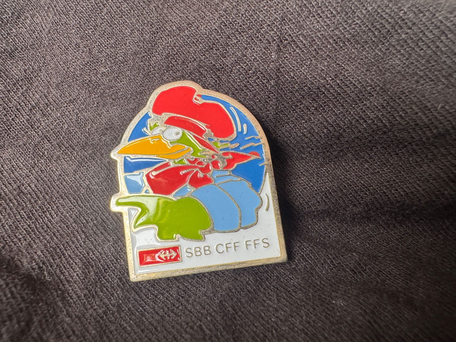 SBB/CFF/FFS Placchette & Badge: Pin pins SBB CFF FFS – Usato da Neuchâtel venduto da _Easy_to_Find_