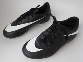 Chaussures de football Nike t.35.5