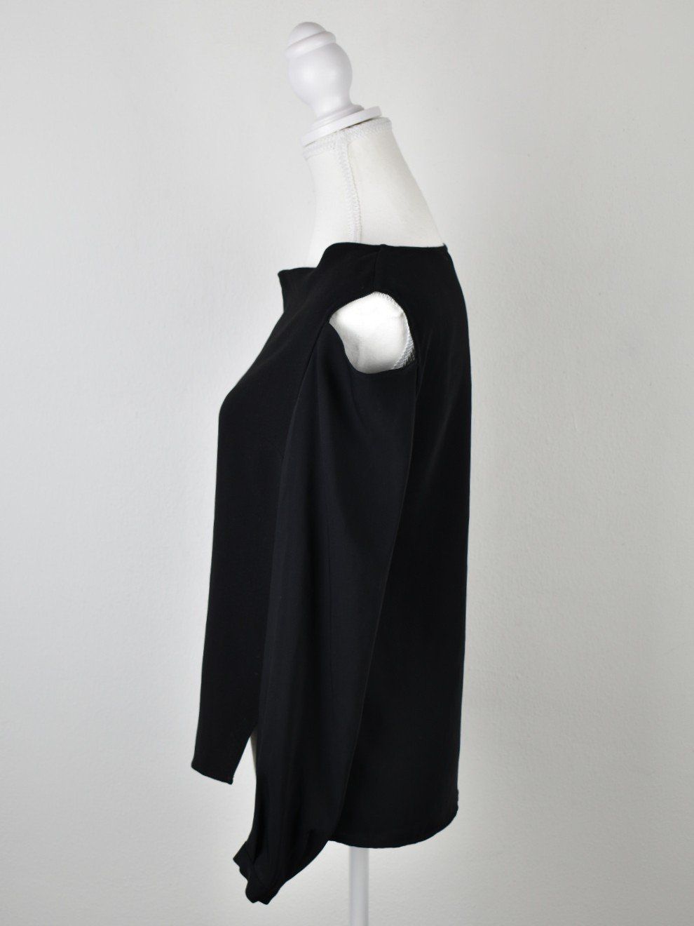 Allsaints Camicette: Allsaints Bluse mit cut out, Gr.36, schwarz – Usato da Nürensdorf venduto da 2ND_STORY 2