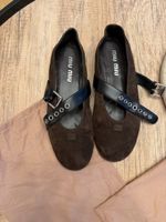 Ballerines Miu Miu en daim marron avec boucle, état neuf