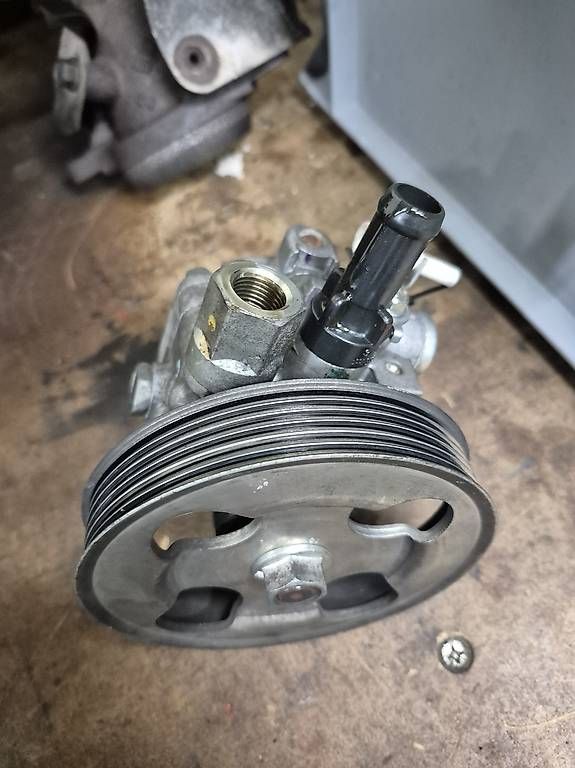 Tutti pezzi di ricambio auto: Mitsubishi Evo 10 Servopumpe – Usato da Döttingen venduto da alfisti124 3