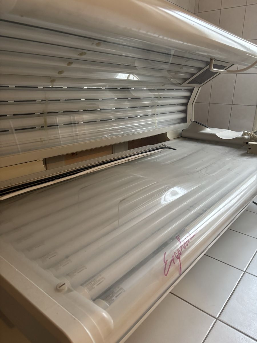 Solarium: Solarium – Défectueux à Les Brenets par moe_ym8r 1