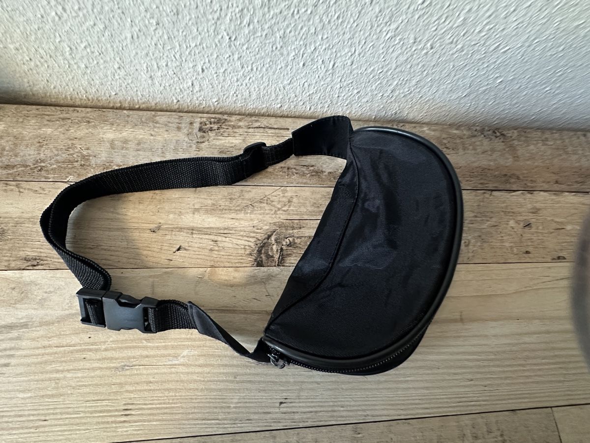 Borse: Retro 90s Athleticum Bauchtasche schwarzz – Usato da Steffisburg venduto da blackcoffee 1