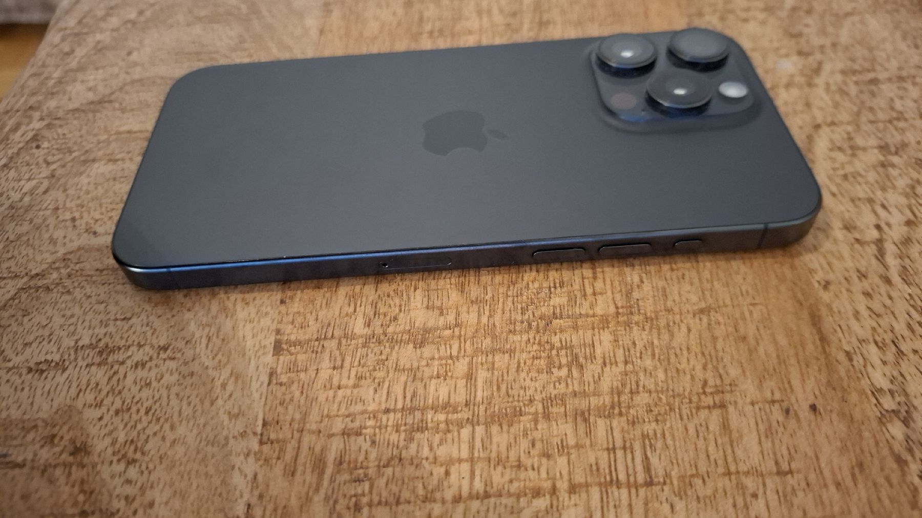 Apple Telefoni cellulari / Smartphones: Achtung Update untenIphone 15 Pro Max 256GB Titanium Schwarz – Usato da Pfäffikon ZH venduto da dahlia86 2