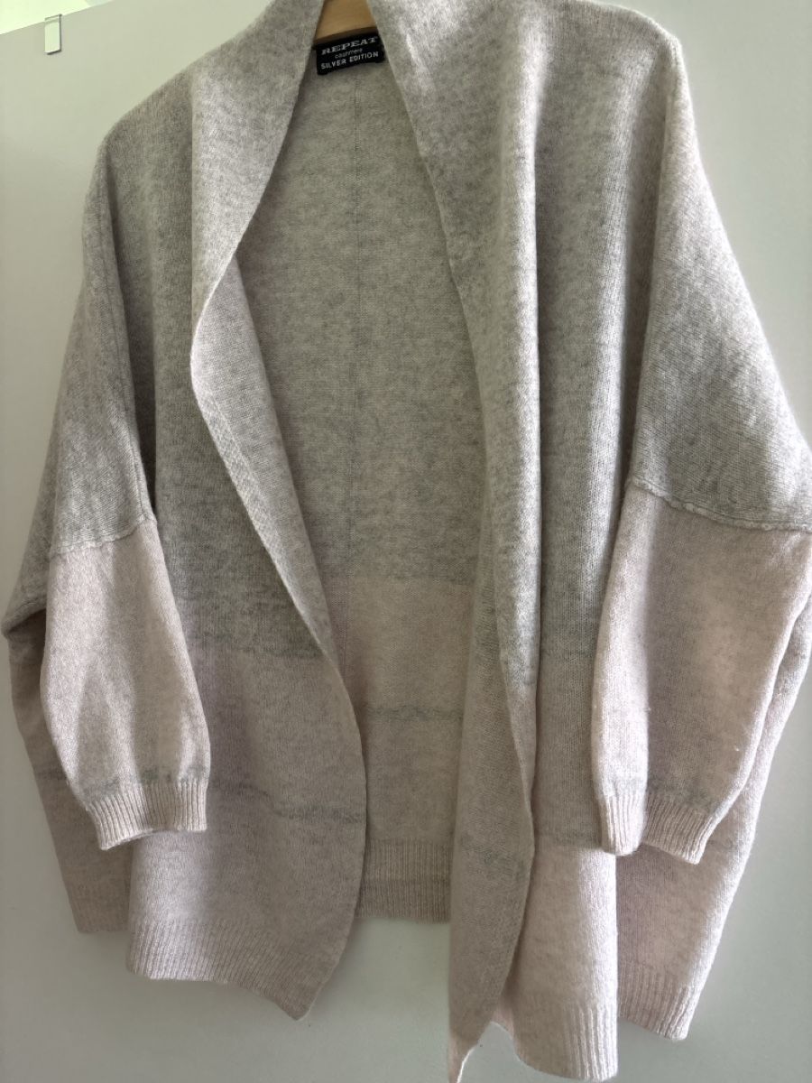 Repeat Giacche: Repeat Strickjacke Silver Edition – Nuovo (secondo la descrizione) da Pratteln venduto da sab_whk9