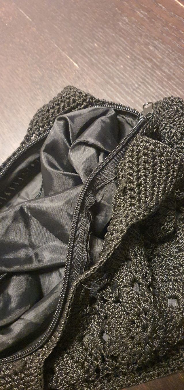Borse da donna: Gehäkelte Handtasche – Difettoso da Winterthur venduto da LaRoque 2