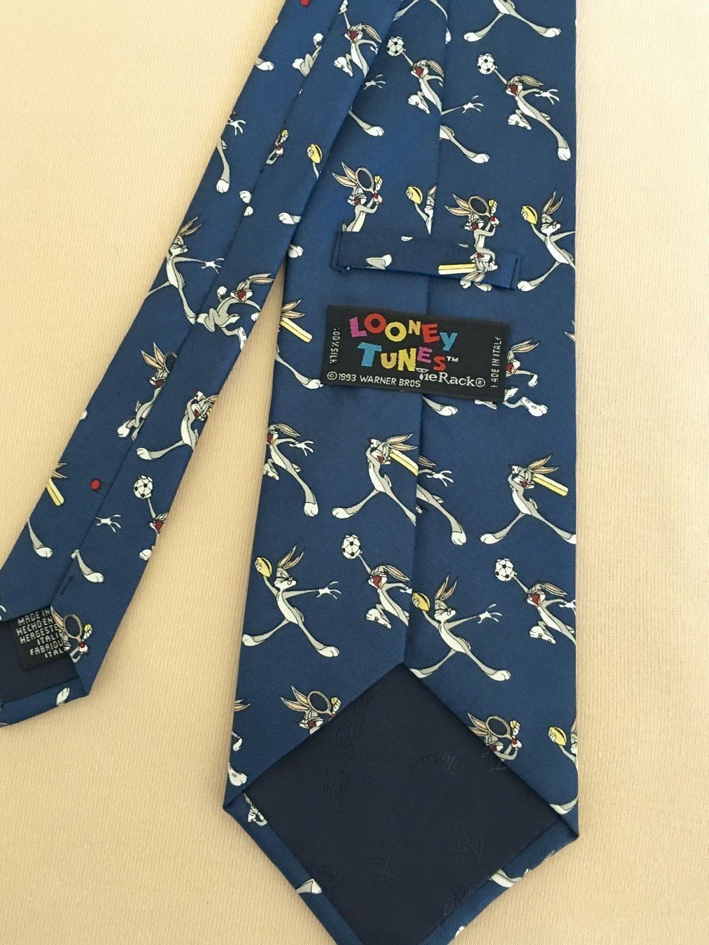 Krawatten: Fabelhafte Krawatte 100% Seide Bugs Bunny Sport – Neu und originalverpackt aus Luzern von inf_c7r2 3