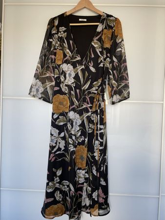 Kiomi Wickelkleid in Midilänge mit floralem Muster Gr. 38