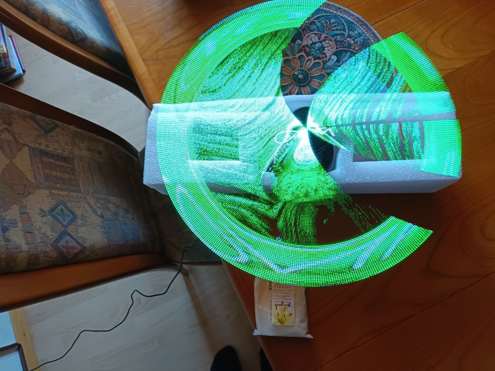 Tutte le decorazioni: Hologramm LED Fan Werbedisplayer  – Usato da Balterswil venduto da jean0502 4